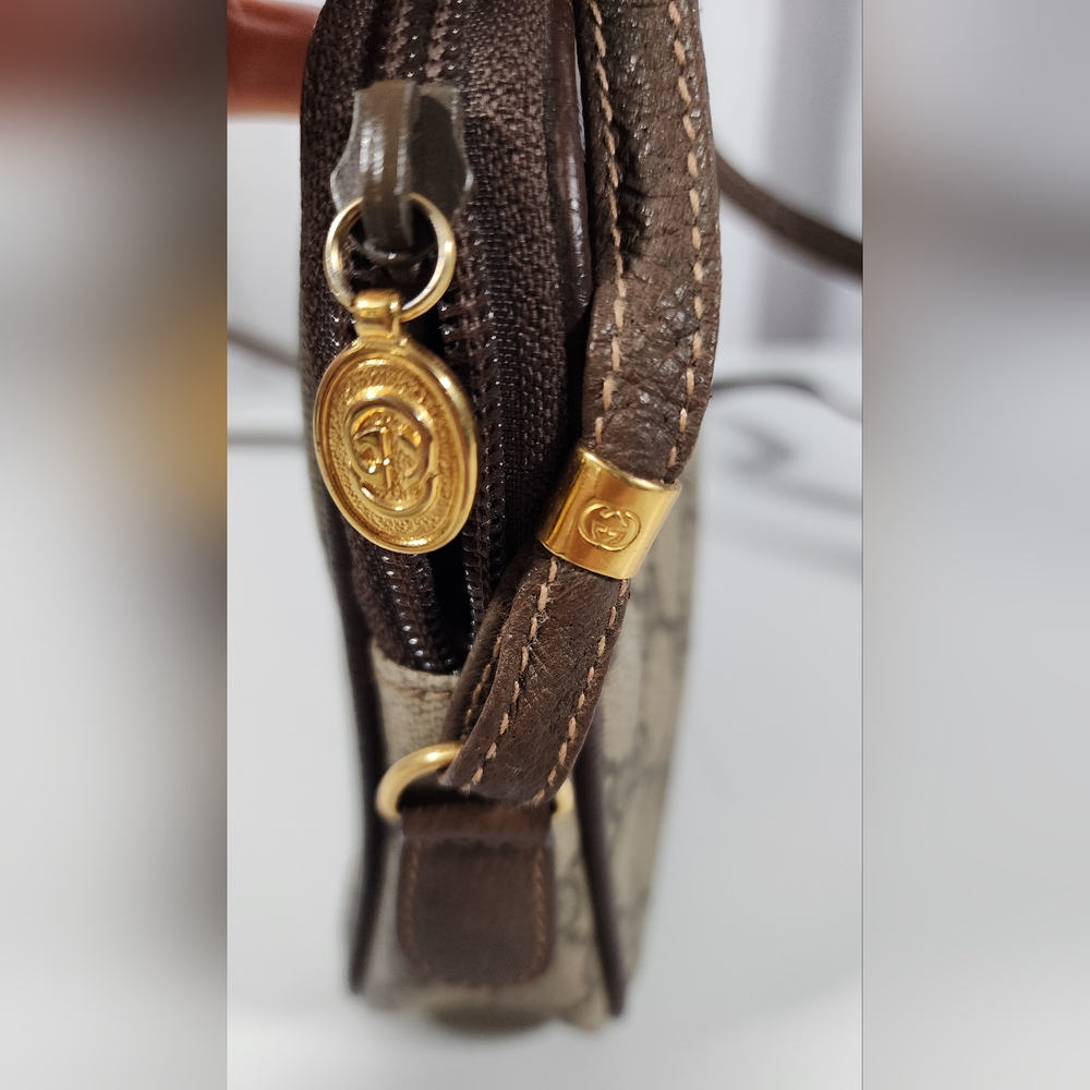 Authentic! Gucci GG crossbody brown. Pre Loved but in great condition. - Picture 7 of 14